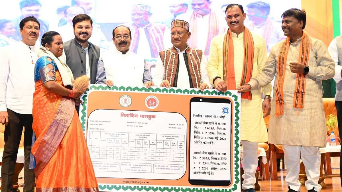 छत्तीसगढ़ में मितानिन बहनों के खातों में एक क्लिक से गई 90 करोड़ की राशि